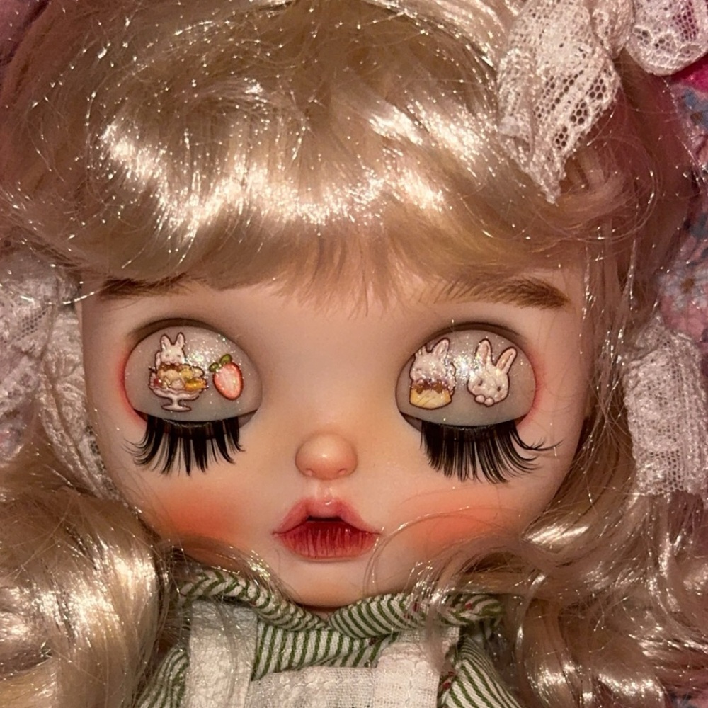 Custom blythe doll